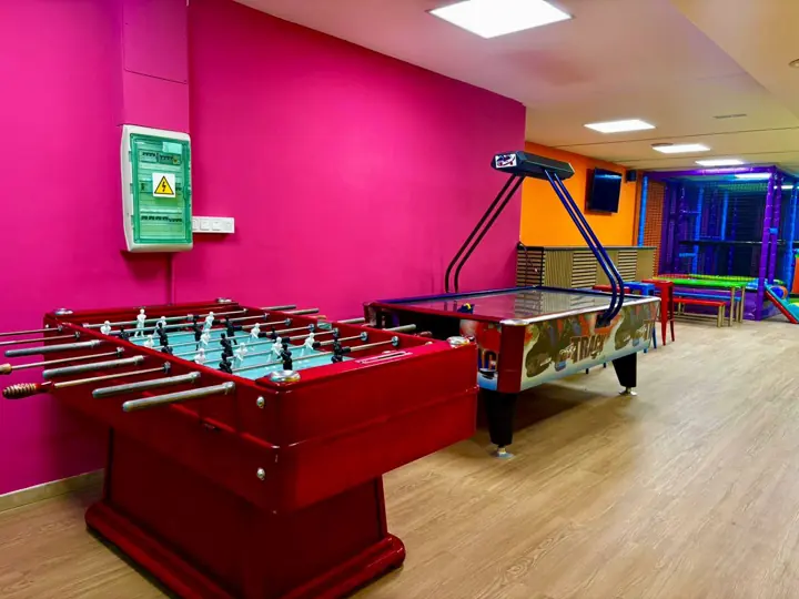 Futbolín y air hockey
